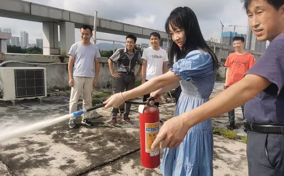 消防安全知識技能演練走進(jìn)林上科技