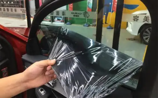 LS110透光率儀測量汽車玻璃透光率助力亮窗行動(dòng)