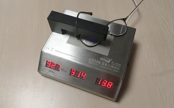 藍紫光測試儀對防藍光眼鏡的阻隔率測試