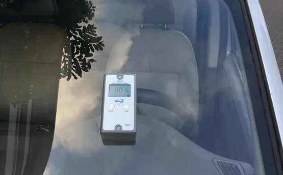 汽车前挡透光率怎么测？可用专用的分体式透光率测试仪！