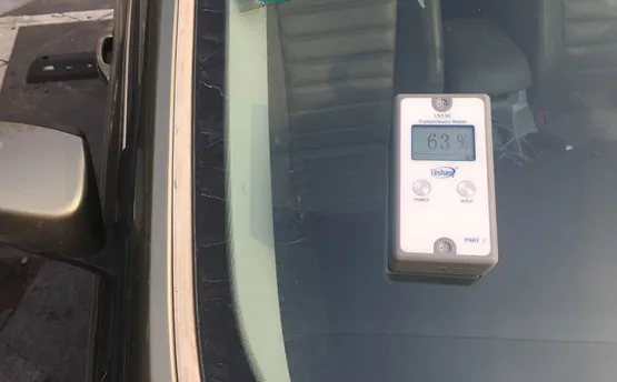 哪一款透光率仪更适合测汽车前挡玻璃？