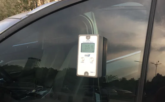 用玻璃透过率测量仪测量汽车前挡玻璃透光率的重要性