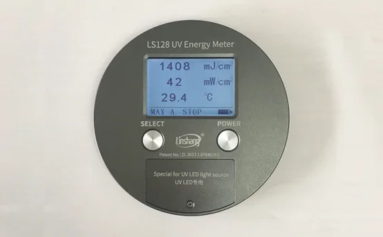 UV能量计自动模式和手动模式测量数据非常大？