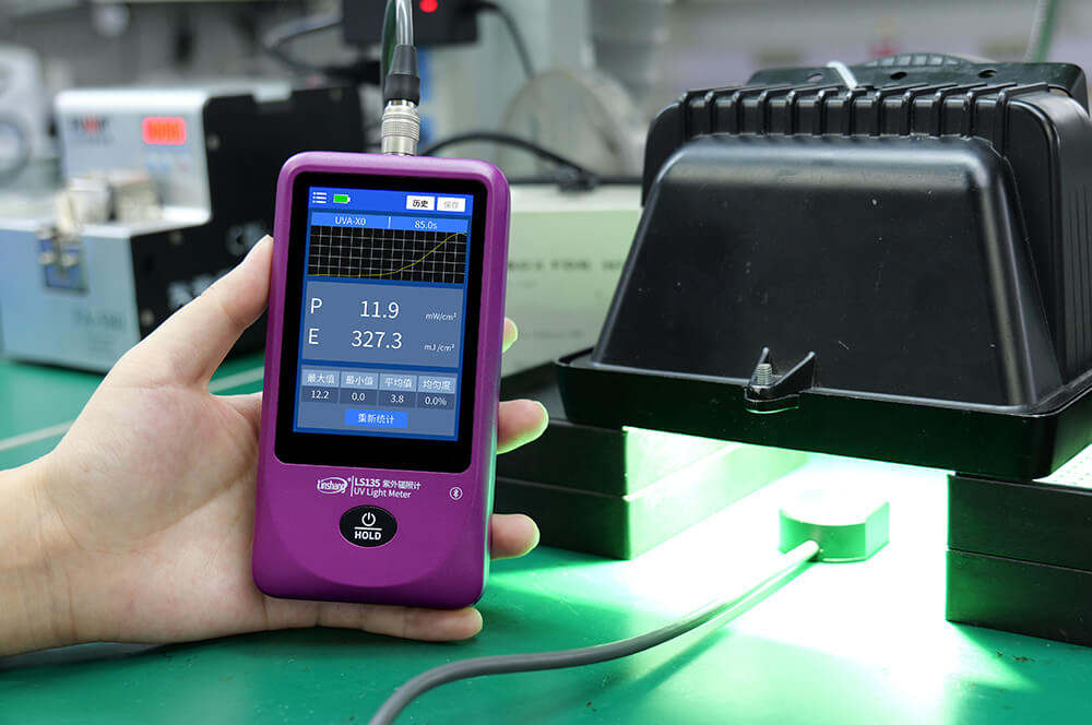 林上LS135紫外辐照计测量UVA固化灯辐照强度