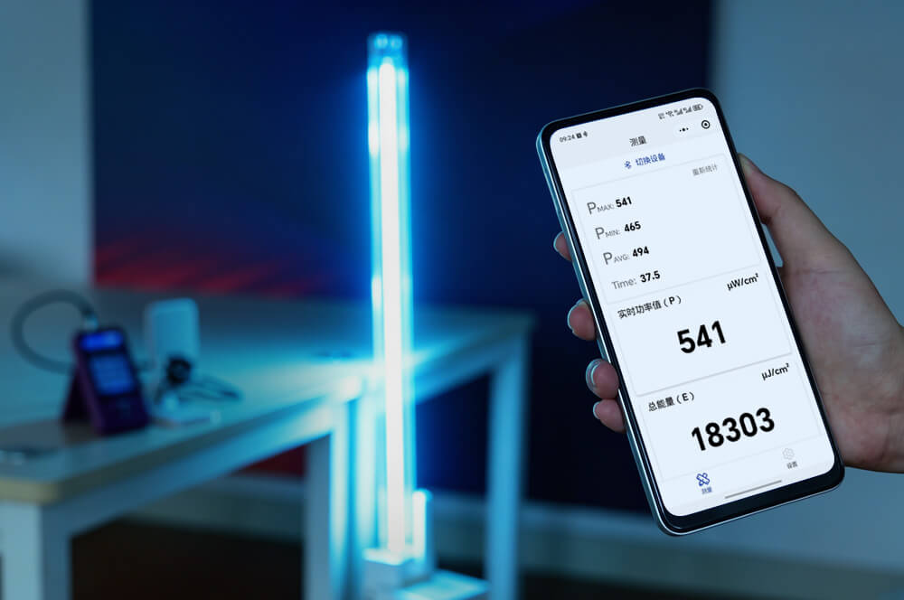 林上LS135紫外辐照计连接手机测量杀菌灯辐照强度