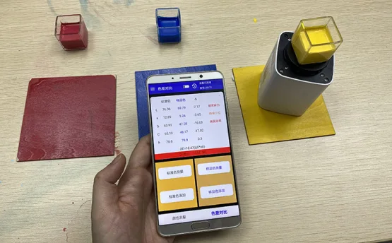 色差儀小試驗：干濕水性木器漆色差對比
