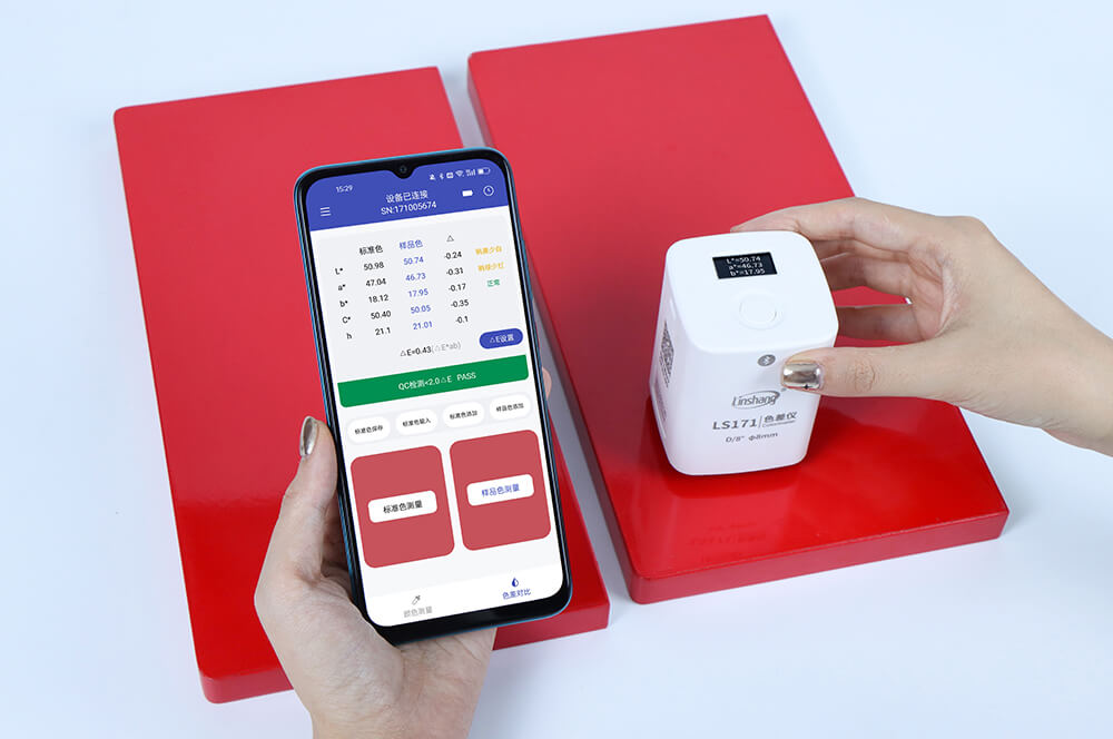 LS171连接手机测量烤漆板色差