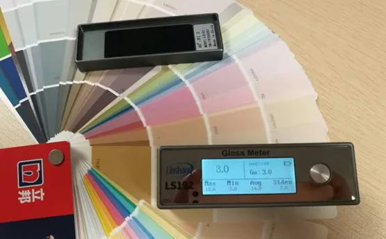 国产光泽度仪测量色卡光泽度