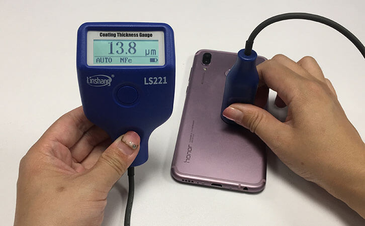涂层测厚仪LS221测量手机